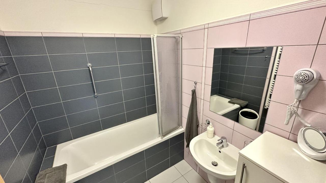 Ubytovani Trebon - Apartmany Rozmberk, Svet A Bastyr ภายนอก รูปภาพ